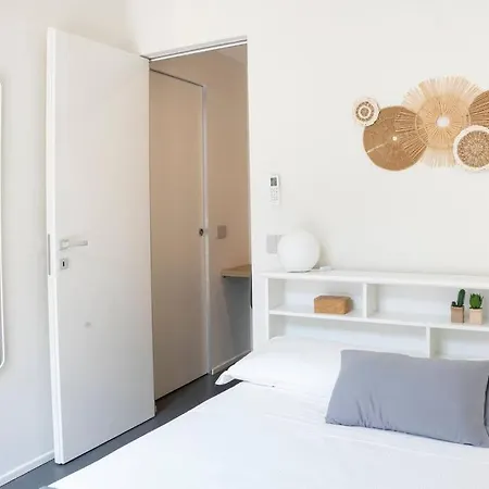 3-bedroom Design House San Babila-tricolore-m4 Milaan
