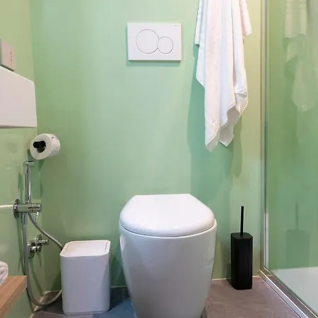 3-bedroom Design House San Babila-tricolore-m4 Lägenhet *