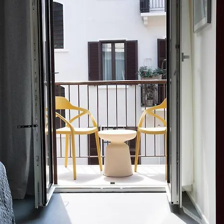 Lägenhet 3-bedroom Design House San Babila-tricolore-m4 *