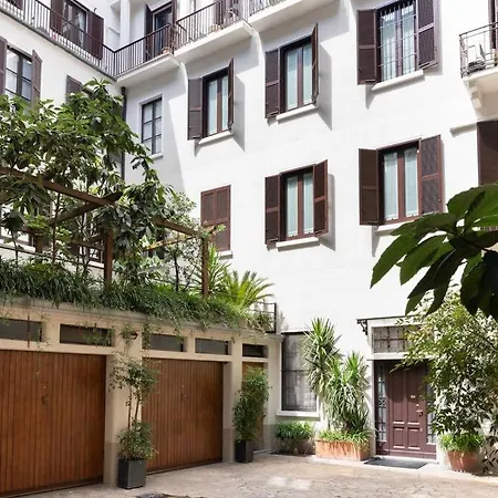 Lägenhet 3-bedroom Design House San Babila-tricolore-m4