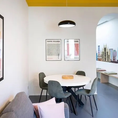 3-bedroom Design House San Babila-tricolore-m4 * Μιλάνο